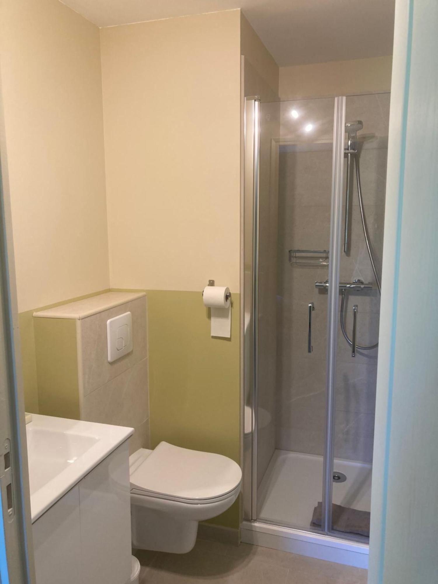 Chez Anne - Chambre Avec Salle De Bain Privative Menetou-Couture Extérieur photo